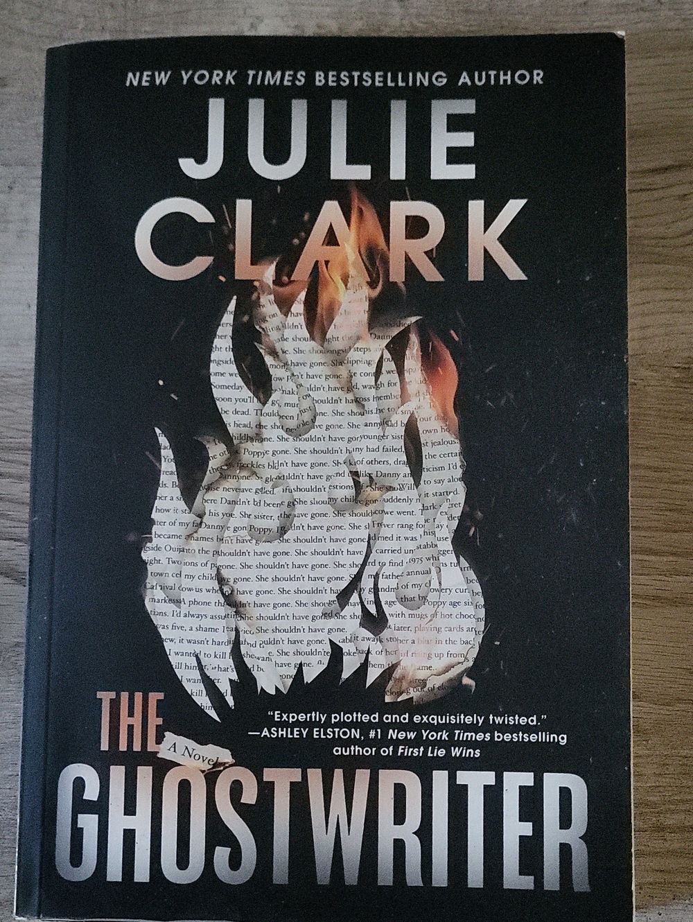 3/$18! Julie Clark - The Ghostwriter Paperback Novel